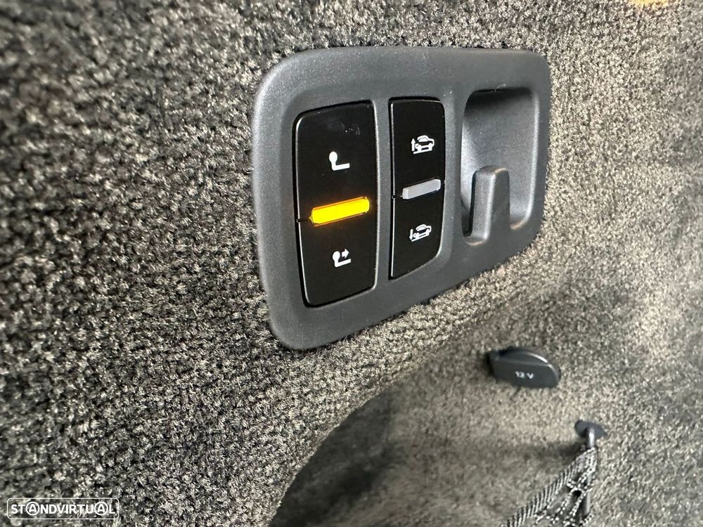 Bentley Bentayga V8 - 34