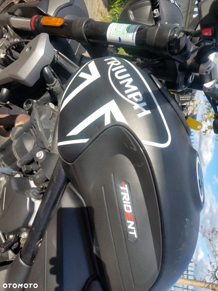 Triumph Trident - 12