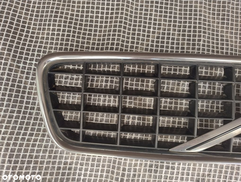 Volvo S40 II 2 V50 atrapa przód grill wysyłka gril 04-07 - 2