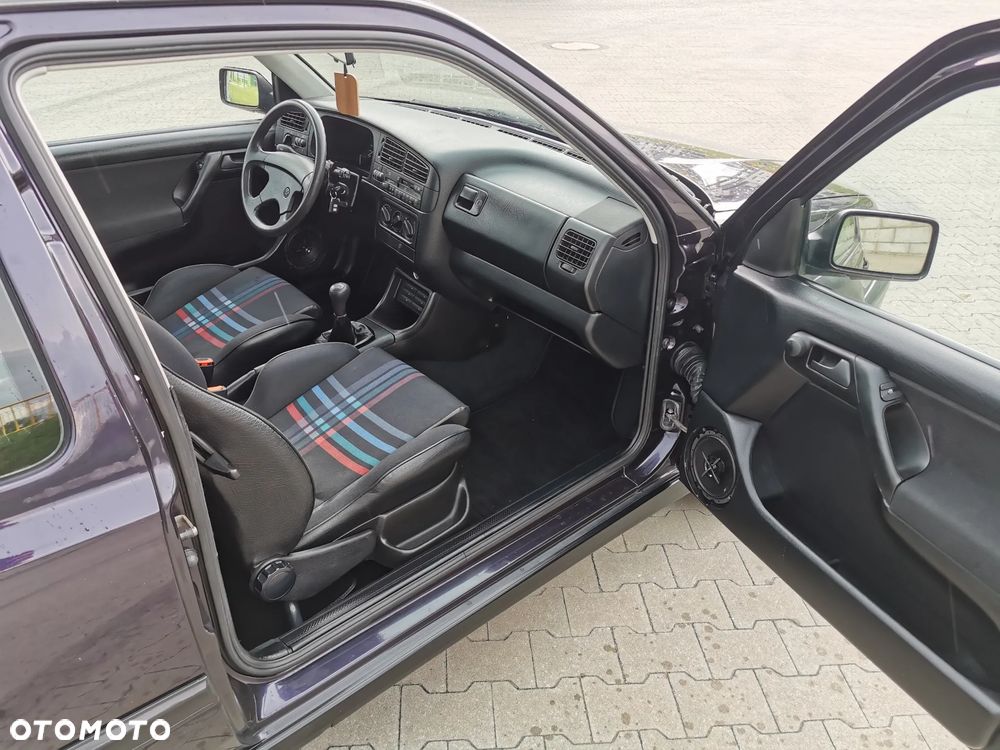 Volkswagen Golf 1.8 GT Special - 36