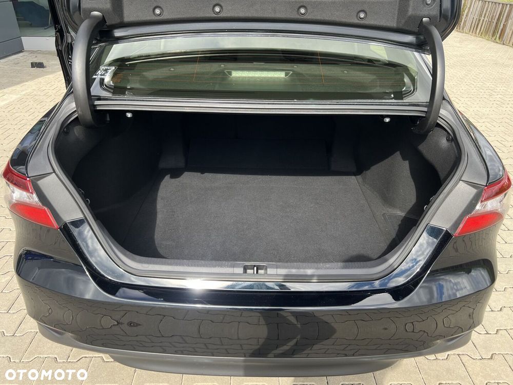 Toyota Camry 2.5 Hybrid Comfort CVT - 22