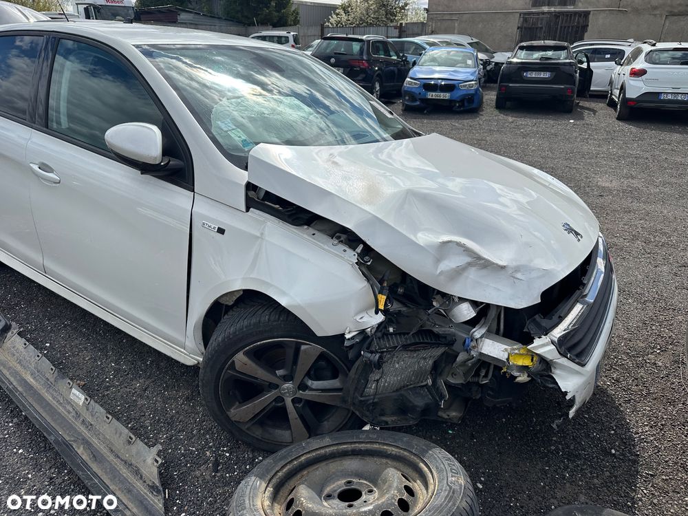 Peugeot 308 ver-bluehdi-130-eat8-stop-start-active - 10