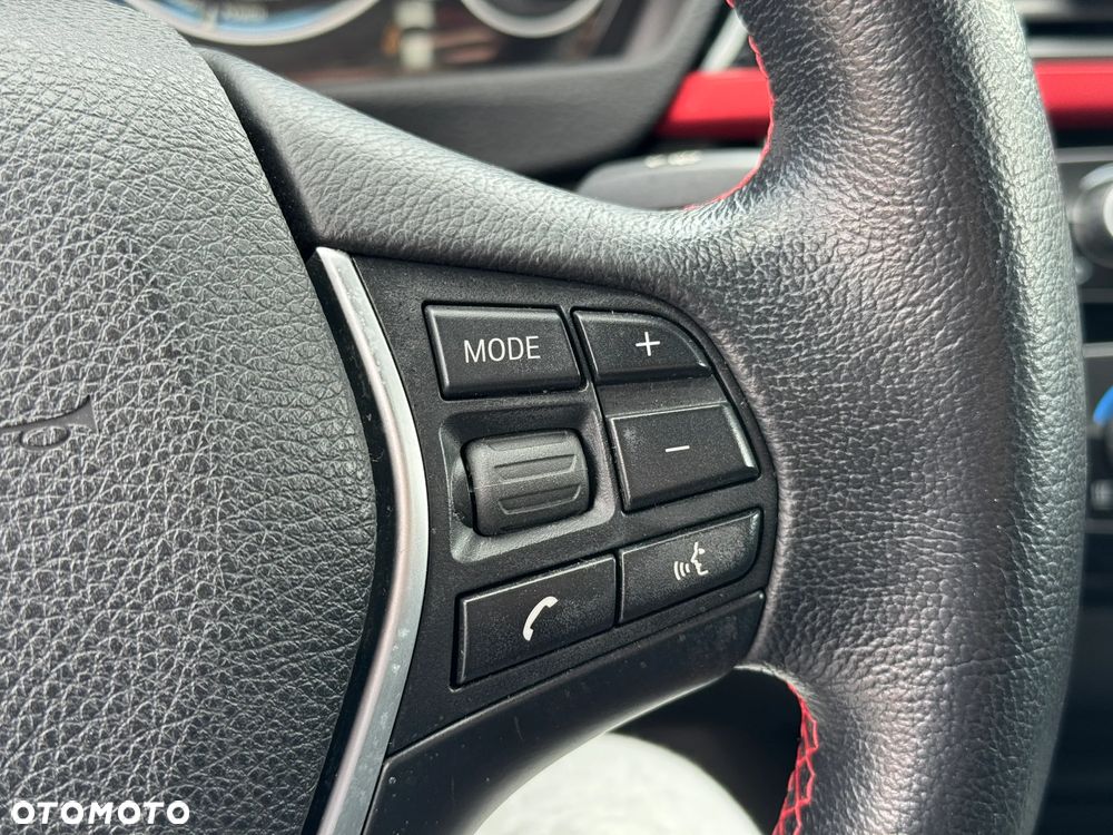 BMW Seria 3 320d Efficient Dynamic Edition Sport Line - 26