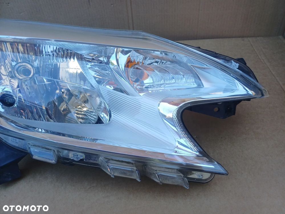 Nissan Note II E12 lampa prawy przod Europa - 18