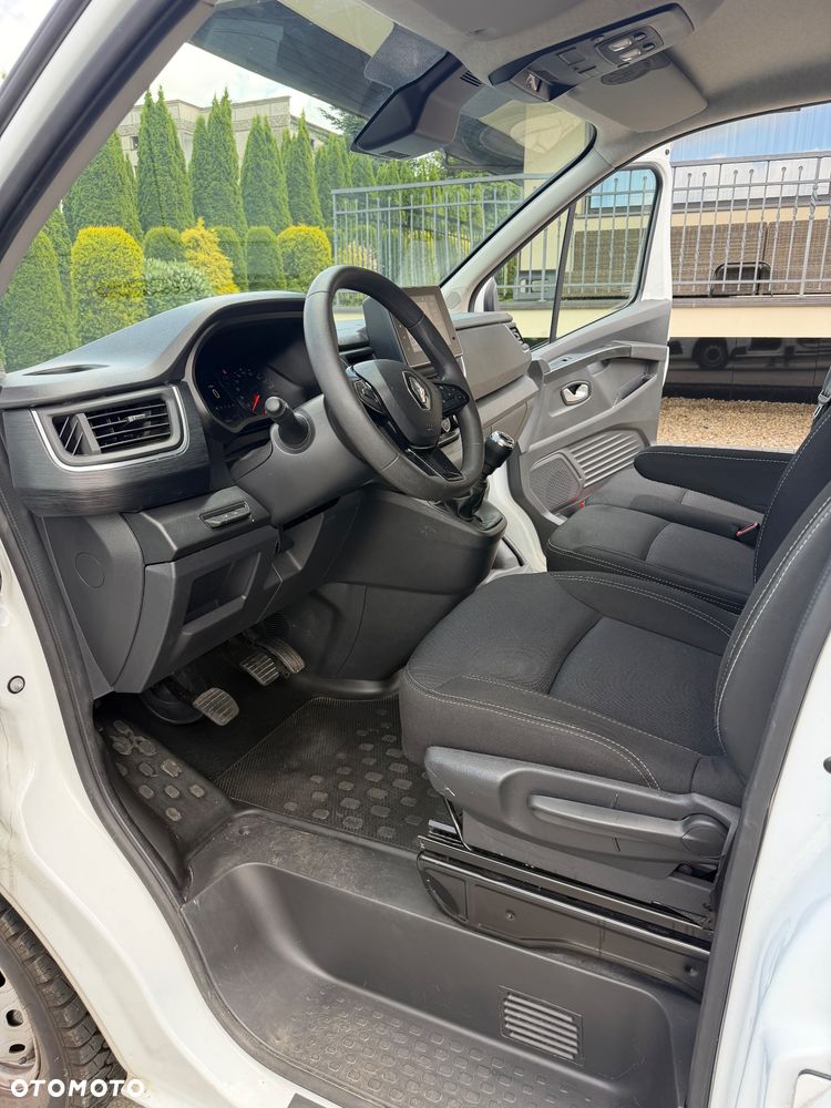 Renault Trafic - 13