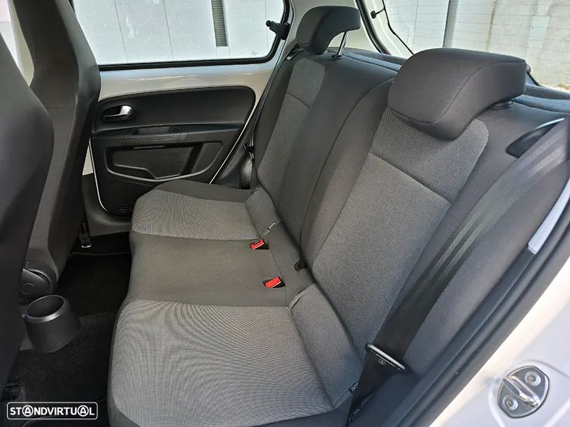 VW Up! 1.0 BlueMotion Move Auto - 12