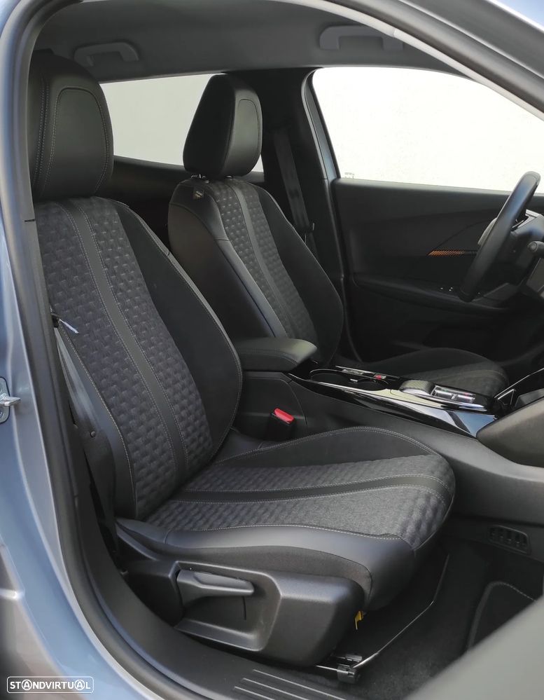 Peugeot e-2008 Allure - 22