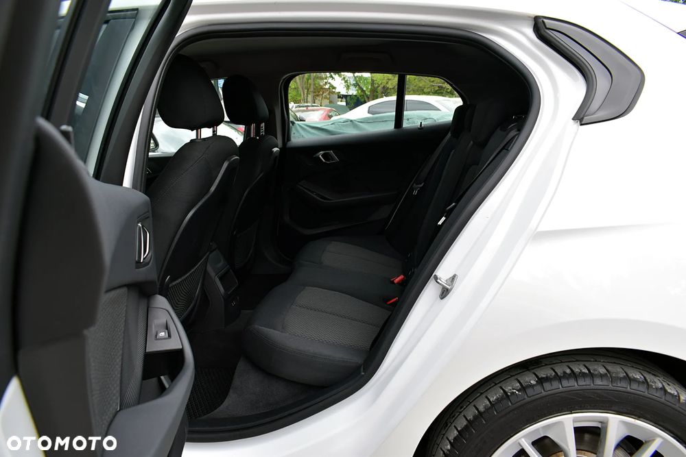 BMW Seria 1 118i - 6