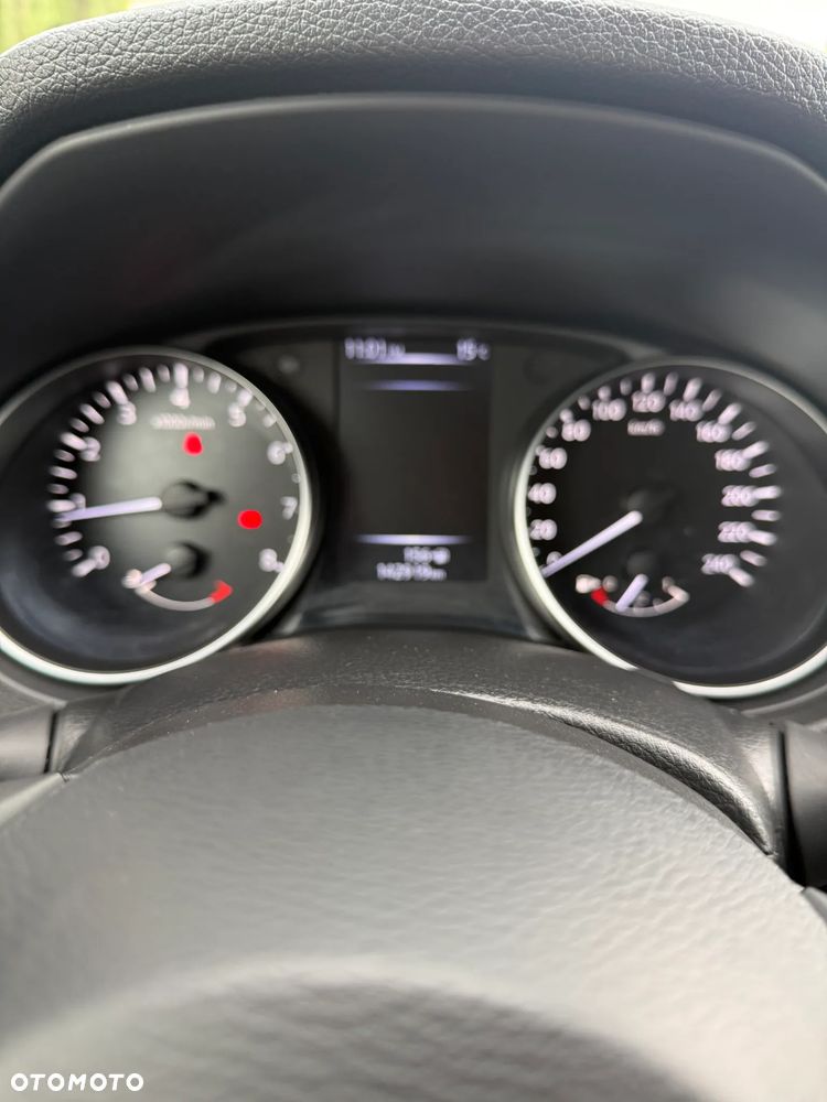 Nissan Qashqai 1.3 DIG-T ZAMA - 27