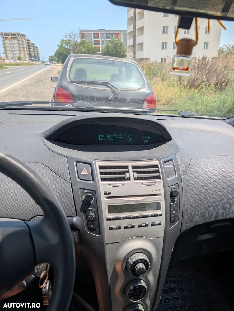 Toyota Yaris - 6