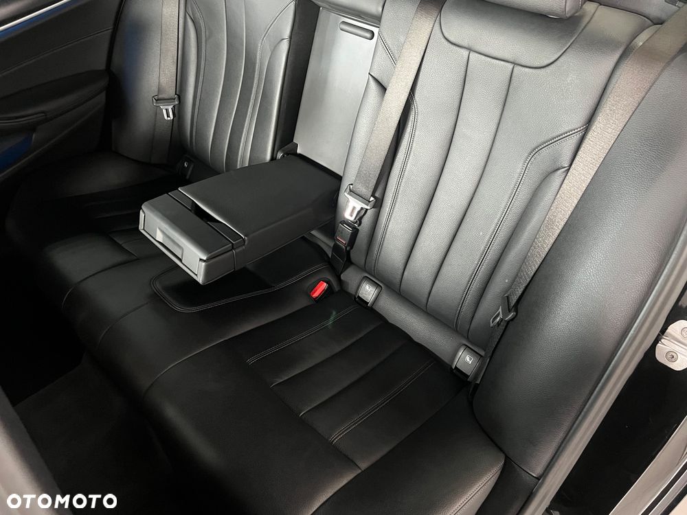 BMW Seria 5 520e M Sport sport - 31