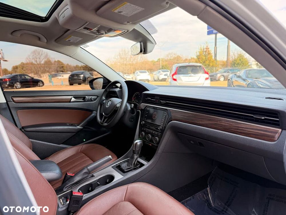 Volkswagen Passat 2.0 TSI Business DSG - 18