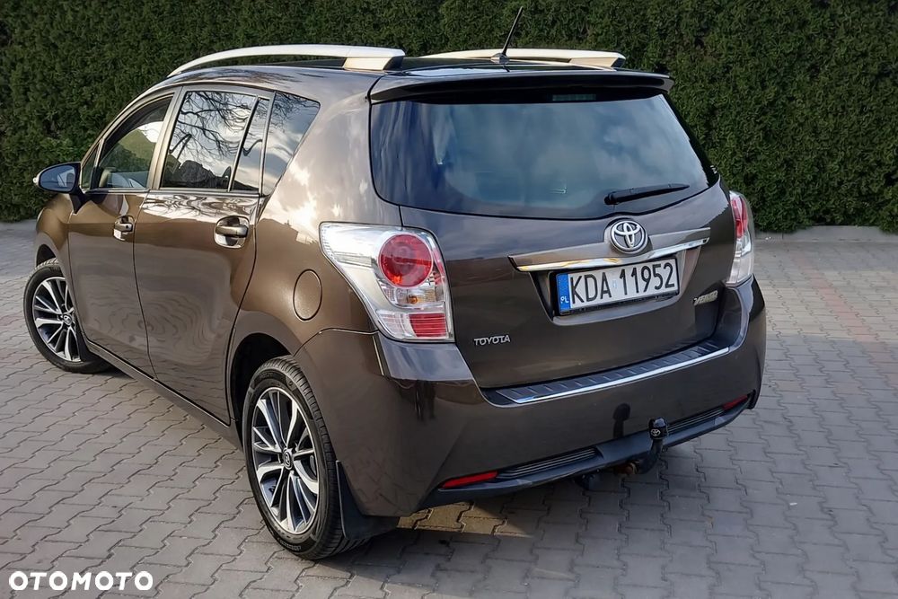 Toyota Verso 1.8 Premium EU5 7os - 3