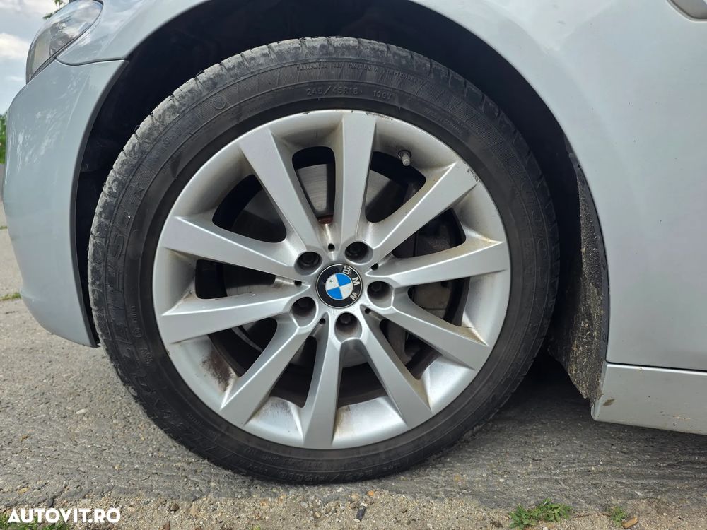 BMW Seria 5 530d xDrive - 29