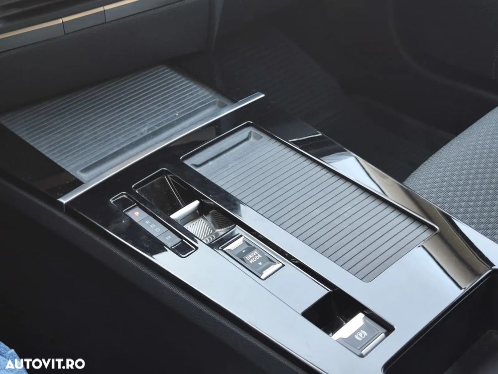 Opel Astra 1.2L Turbo Start/Stop AT8 Business Edition - 32