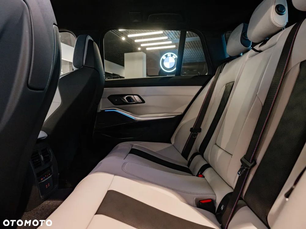 BMW M3 Competition M xDrive - 14