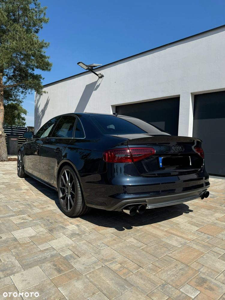 Audi A4 Limousine - 17