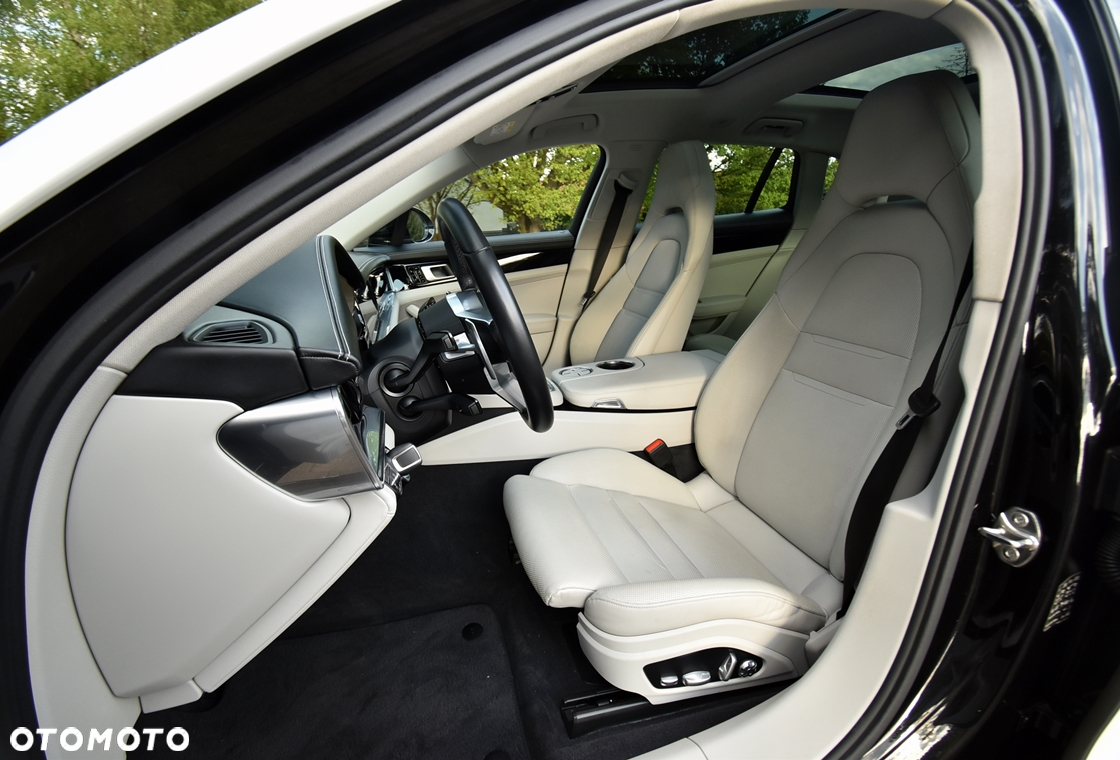 Porsche Panamera - 39
