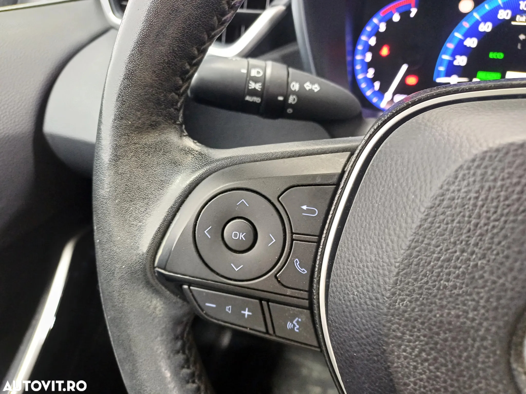 Toyota Corolla 1.8 HSD Exclusive interior Negru - 11