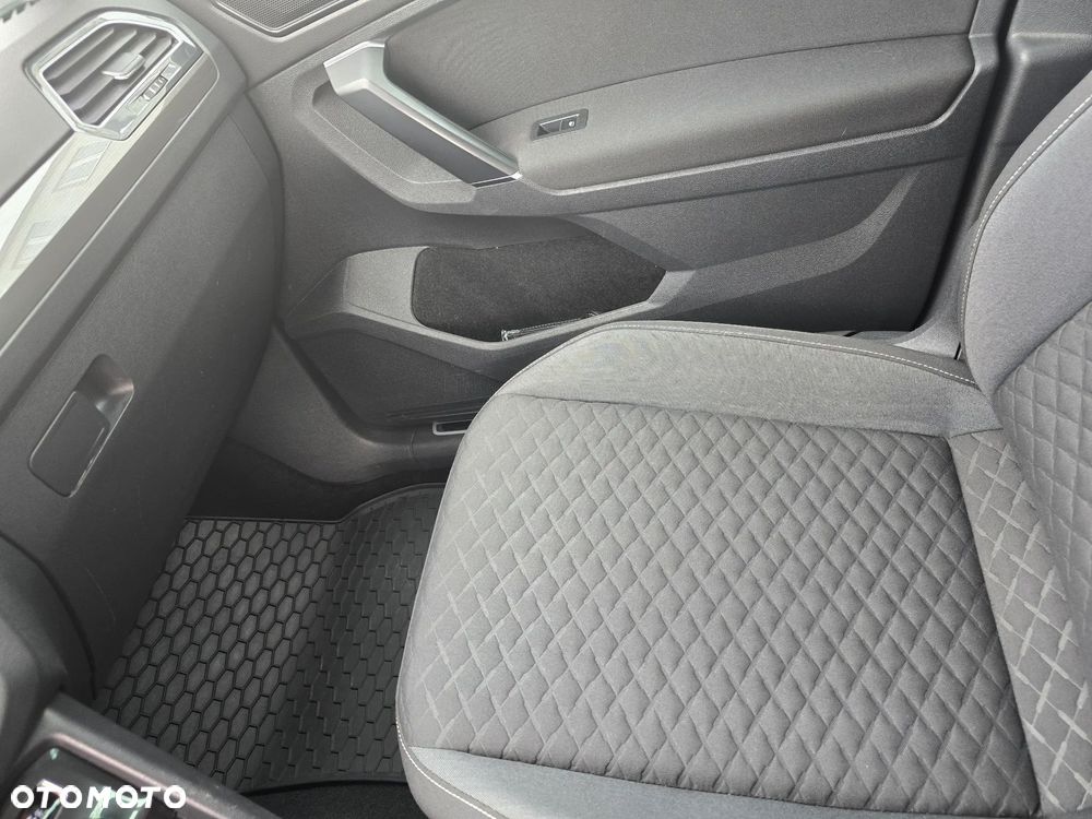 Volkswagen Tiguan ver-2-0-tdi-scr-bluemotion-technology-dsg-trendline - 4