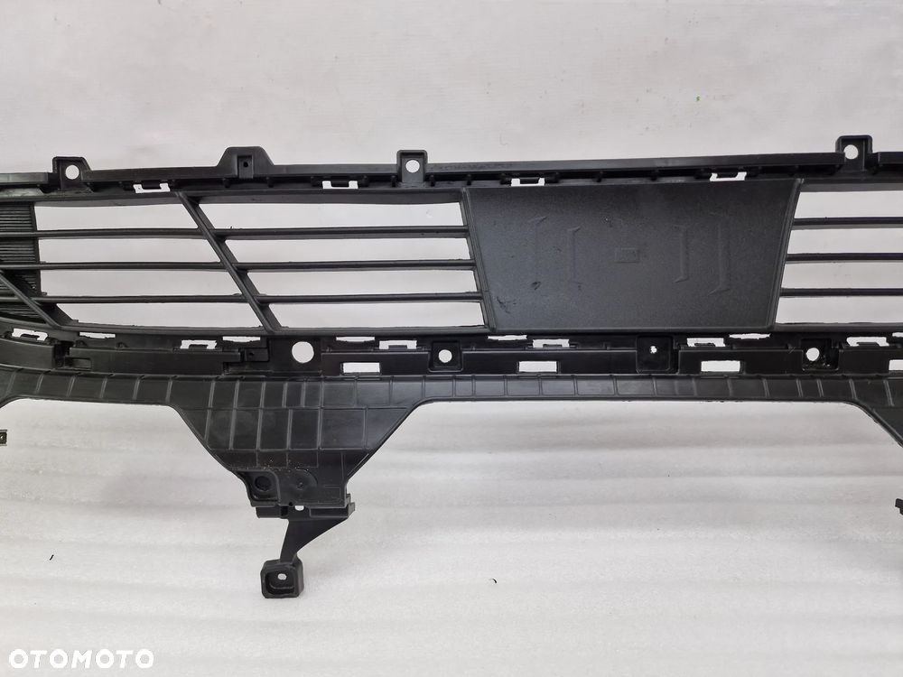 HYUNDAI TUCSON IV 20- KRATKA ŚRODKOWA ZDERZAKA PRZEDNIEGO PRZÓD POD RADAR , NR 86531-N7010 , NR AUKCJI KR437 - 5