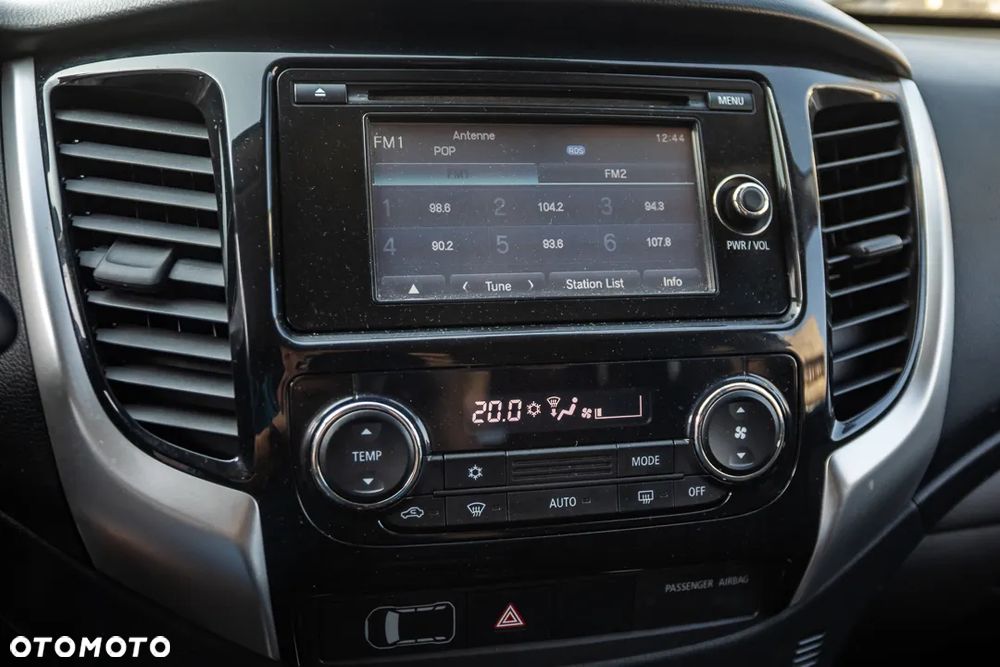 Mitsubishi L200 2.4 d DC Intense + - 24