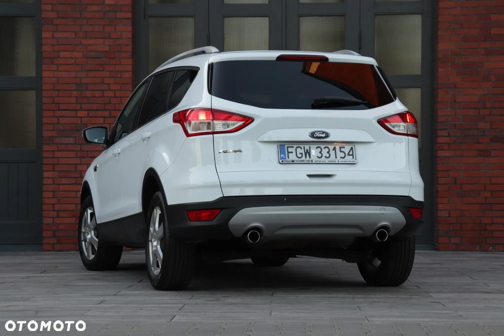 Ford Kuga 2.0 TDCi 2x4 Titanium - 14