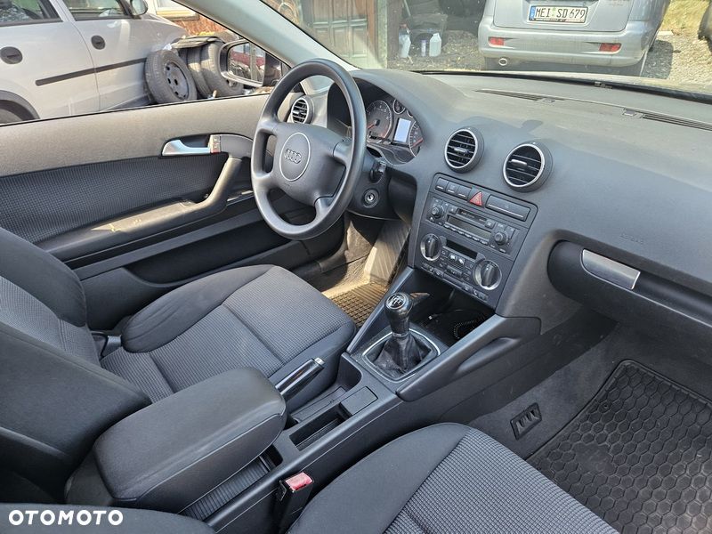 Audi A3 3-drzwiowe 1.6 Attraction - 7