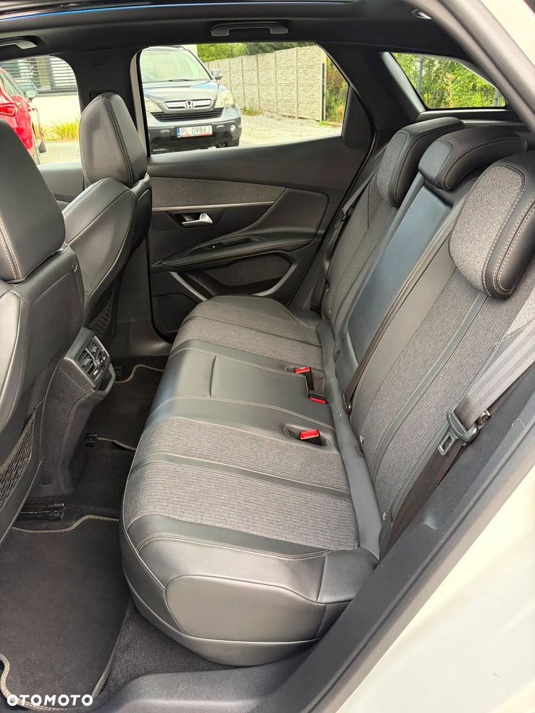 Peugeot 3008 1.6 PureTech HYbrid4 GT Line S&S EAT8 - 37