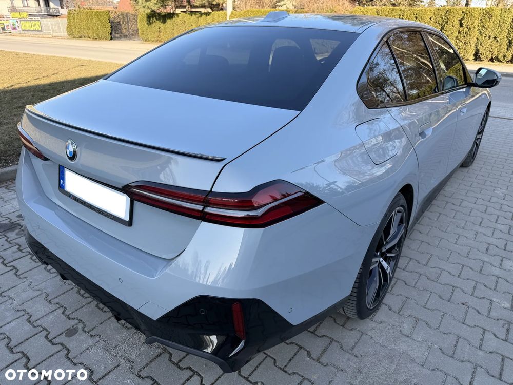 BMW Seria 5 ver-520d-xdrive-mhev-m-sport - 16