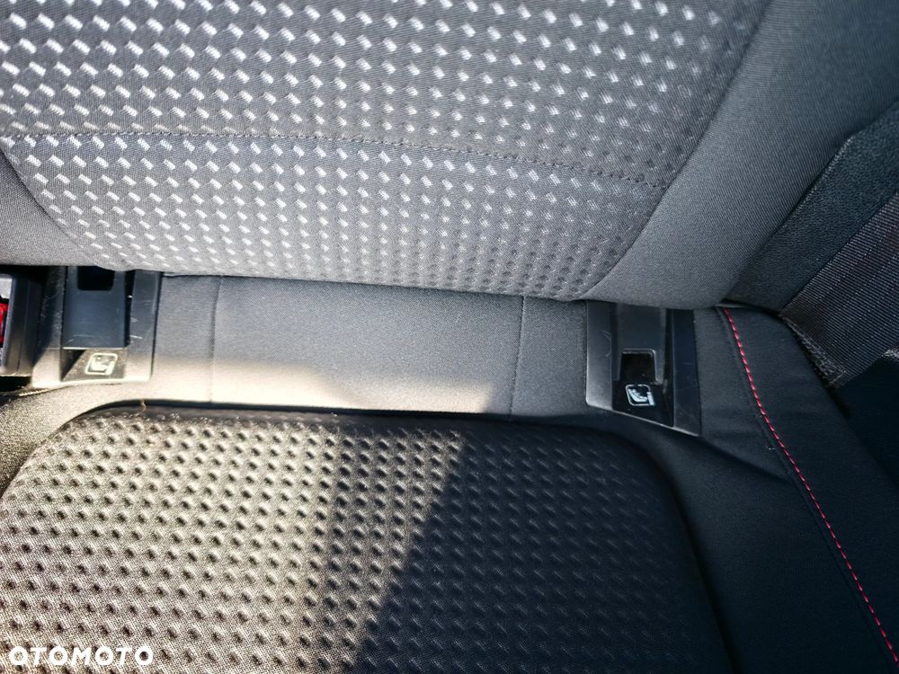 Ford Focus 1.0 EcoBoost Start-Stopp-System ST-LINE STYLE - 40