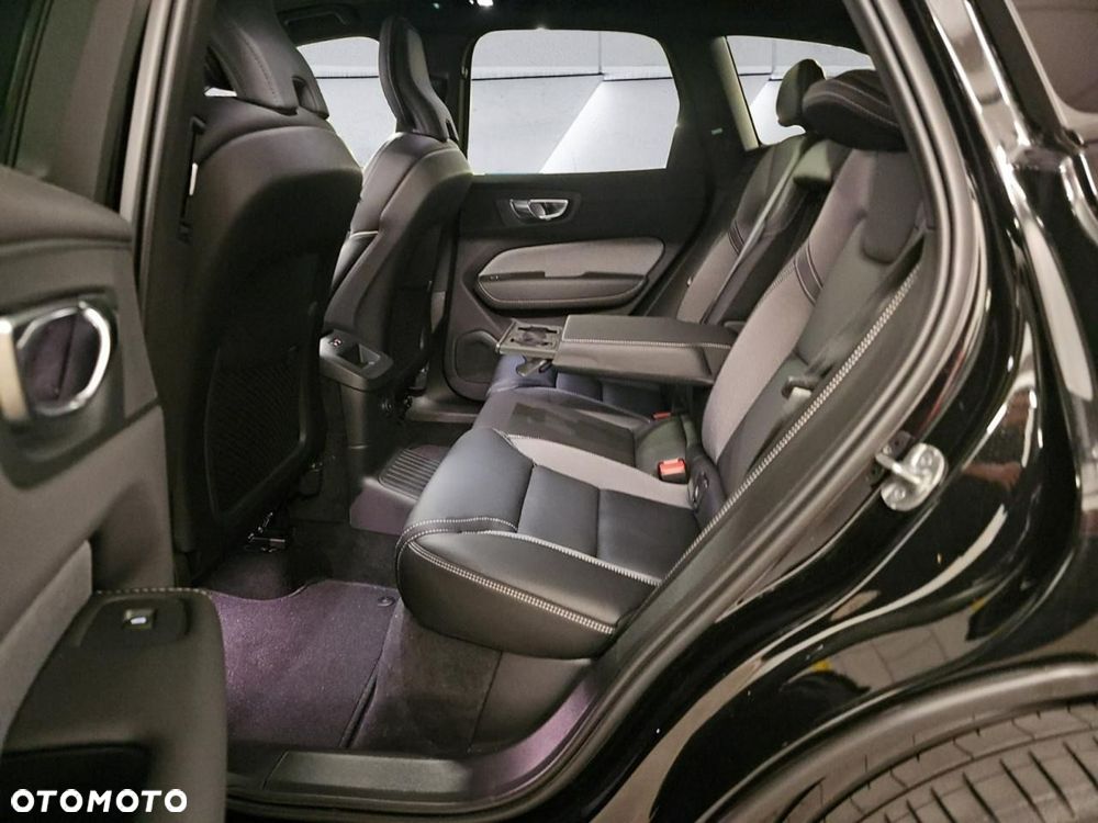 Volvo XC 60 T6 AWD Recharge Plus Black Edition - 7