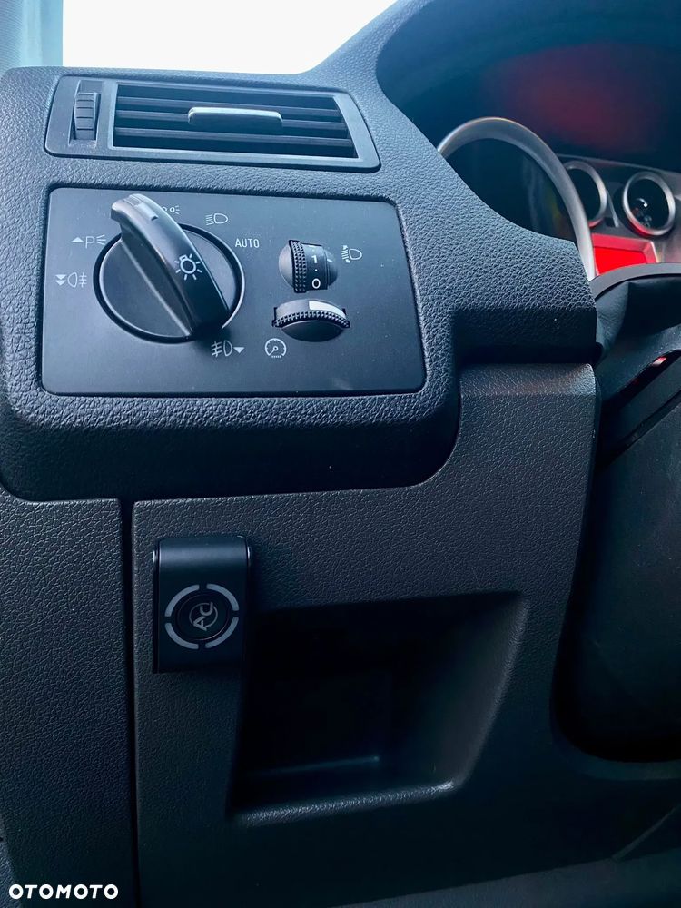 Ford Kuga 2.5 4x4 Titanium - 17