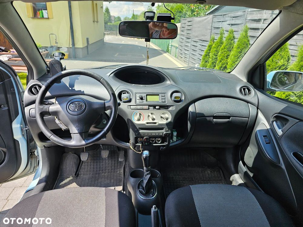 Toyota Yaris 1.4 D-4D Base - 5