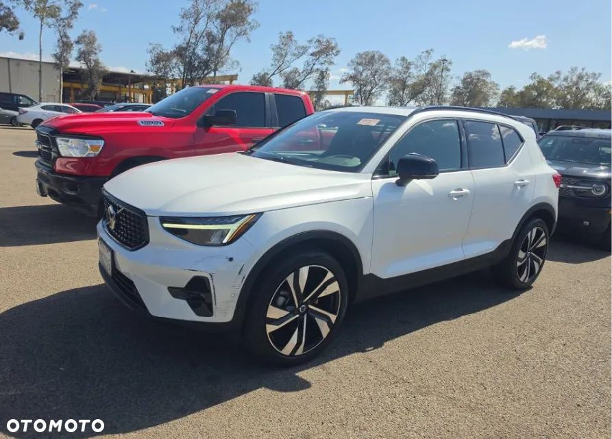Volvo XC 40 - 3