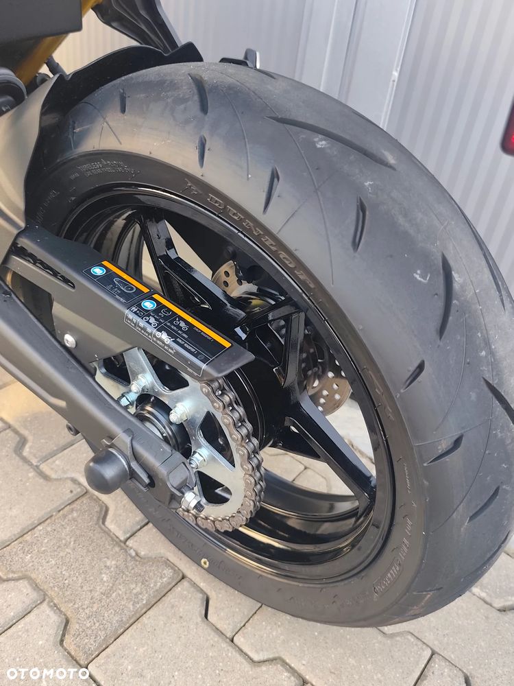 Kawasaki Z 650 - 15