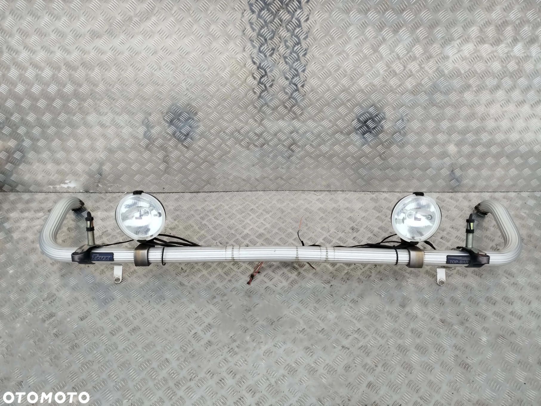 RURA ORUROWANIE DACHU TRUX SCANIA - 1