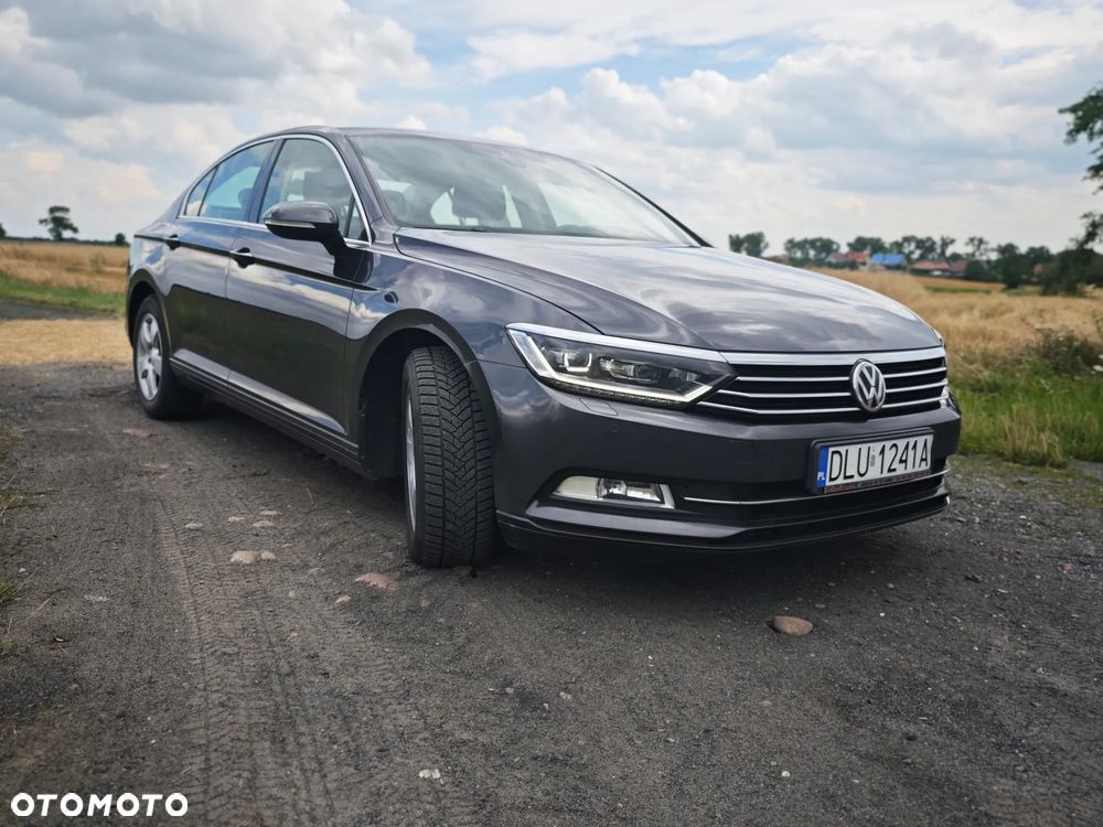 Volkswagen Passat - 8