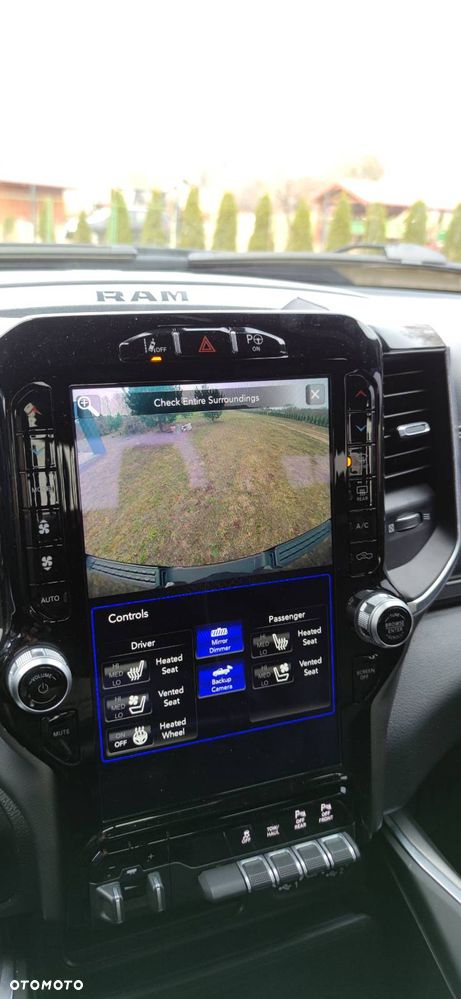 RAM 1500 Crew Cab Laramie - 11