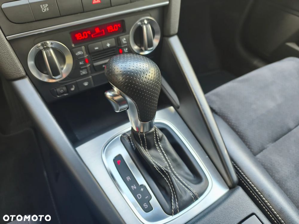 Audi A3 Sportback 2.0 TDI DPF (DSG) S tronic S line Sportpaket plus - 16