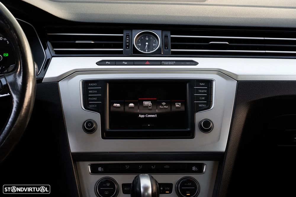 VW Passat Variant 1.6 TDI SCR DSG Business - 44