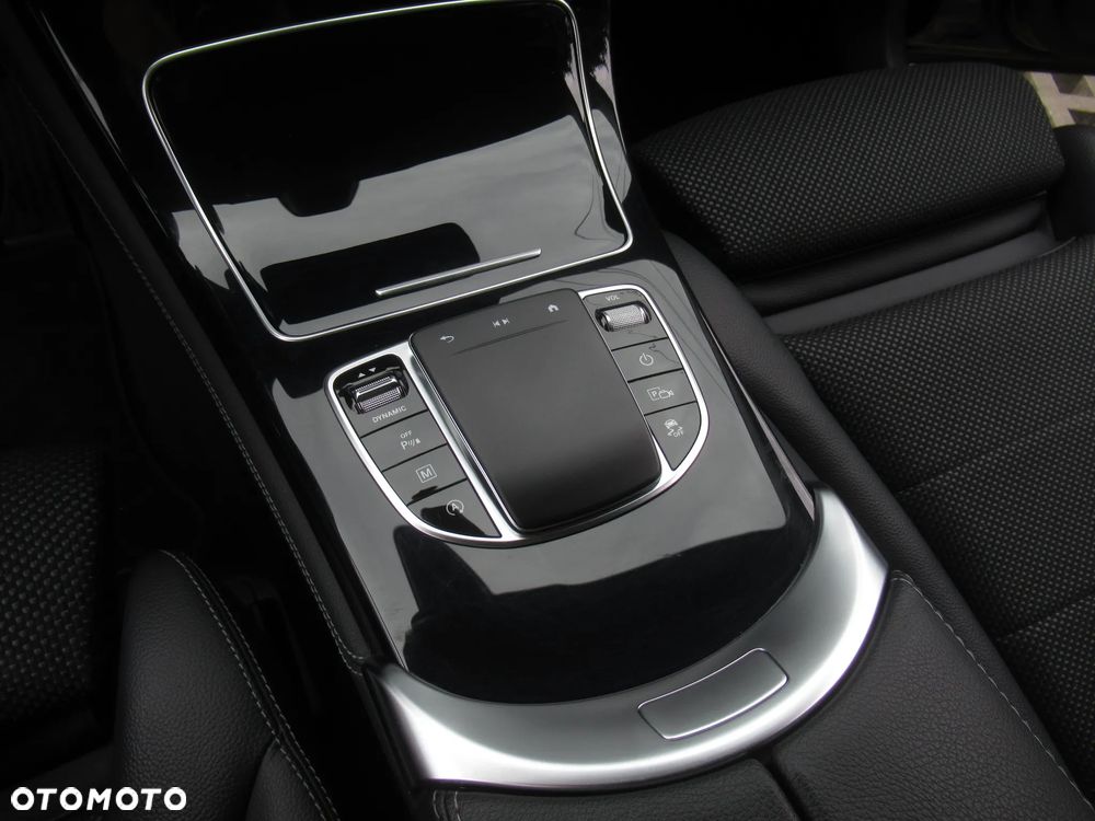 Mercedes-Benz GLC 200 4Matic 9G-TRONIC AMG Line - 16