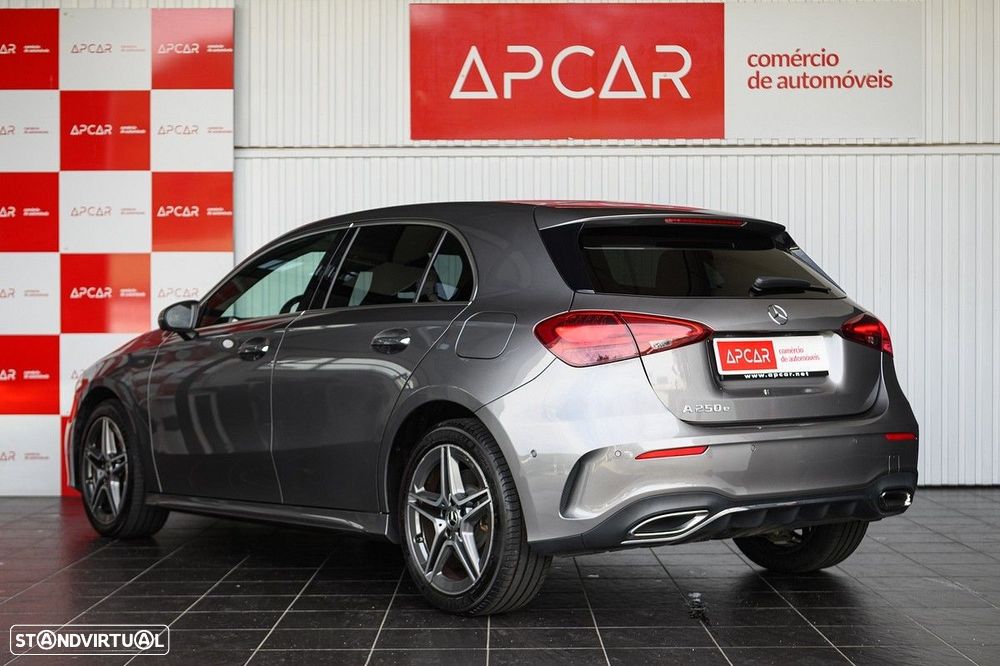 Mercedes-Benz A 250 e AMG Line - 4