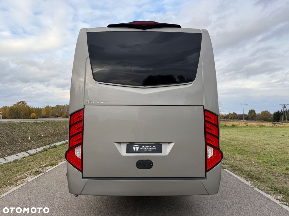 Mercedes-Benz Sprinter 519 - 12