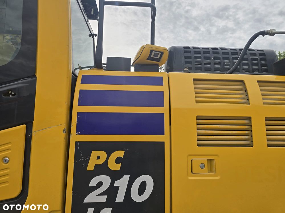 Komatsu PC 210LC-11E0 - 3