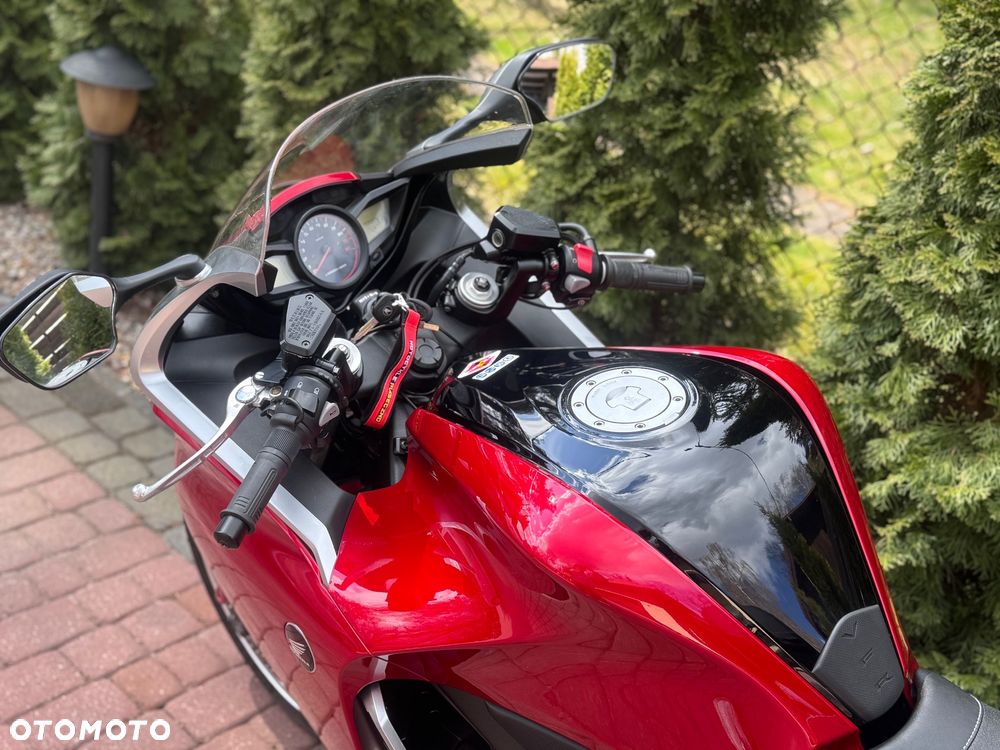 Honda VFR - 15