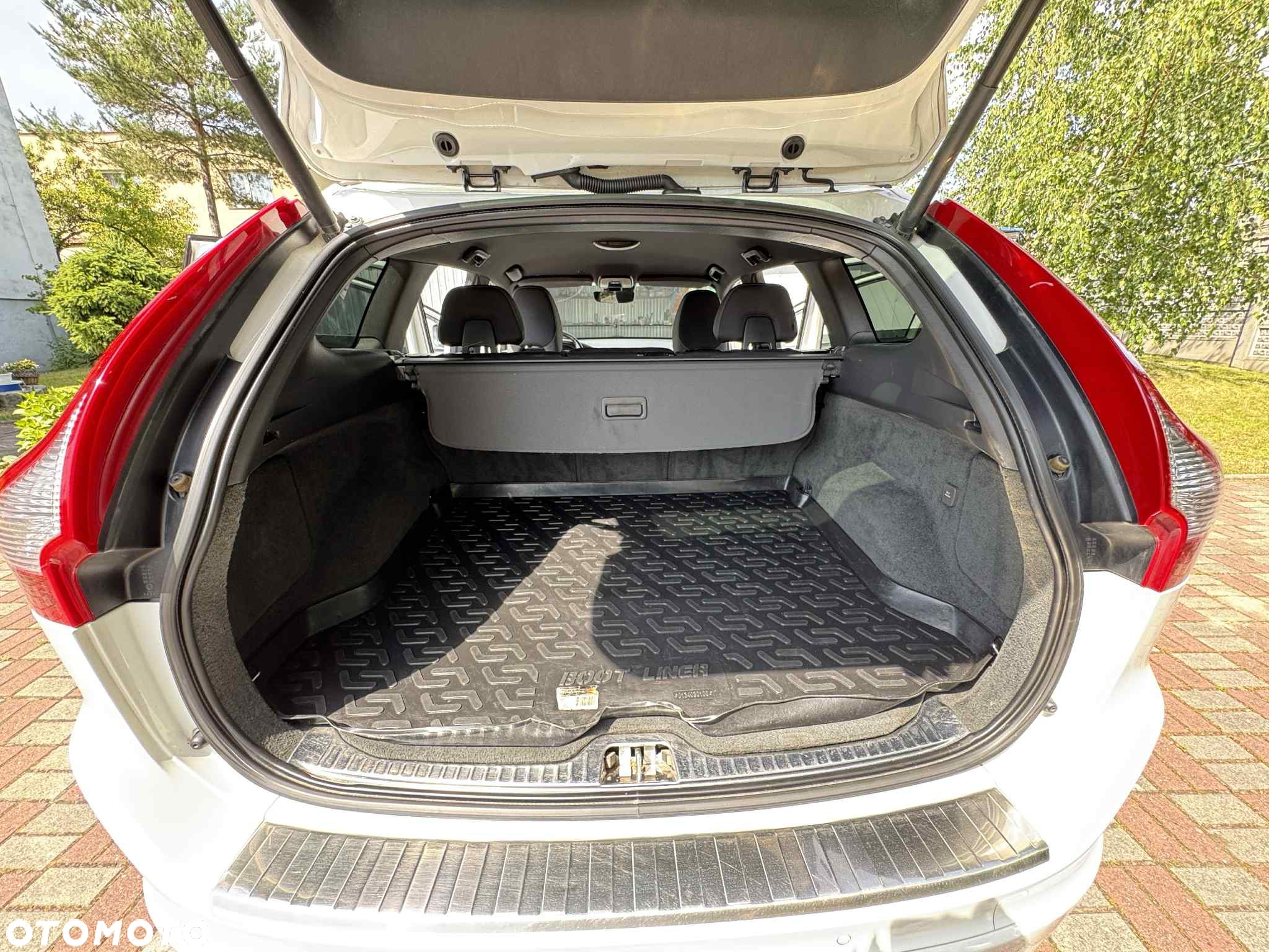 Volvo XC 60 D4 Momentum - 9