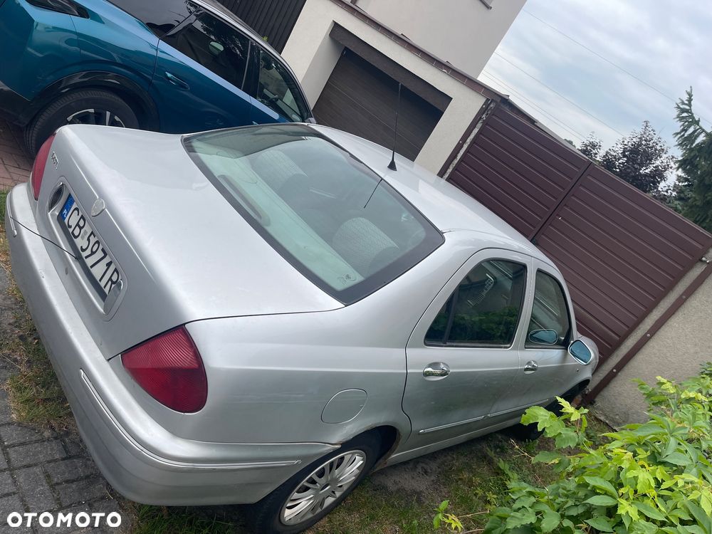 Lancia Lybra 1.9 JTD Emblema - 1