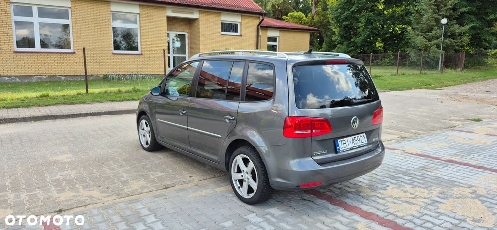 Volkswagen Touran 2.0 TDI DPF Highline Perfectline DSG - 5