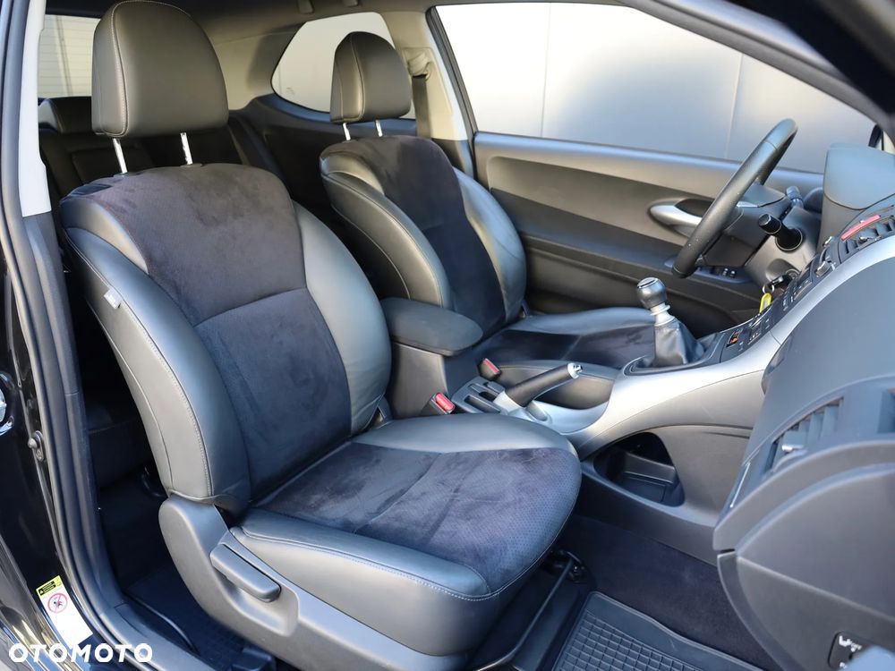 Toyota Auris 1.6 Prestige - 38